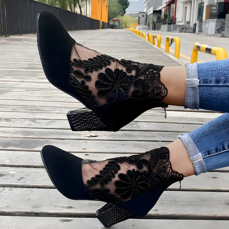 LAYLA | ELEGANT ANKLE STRAP HEELS