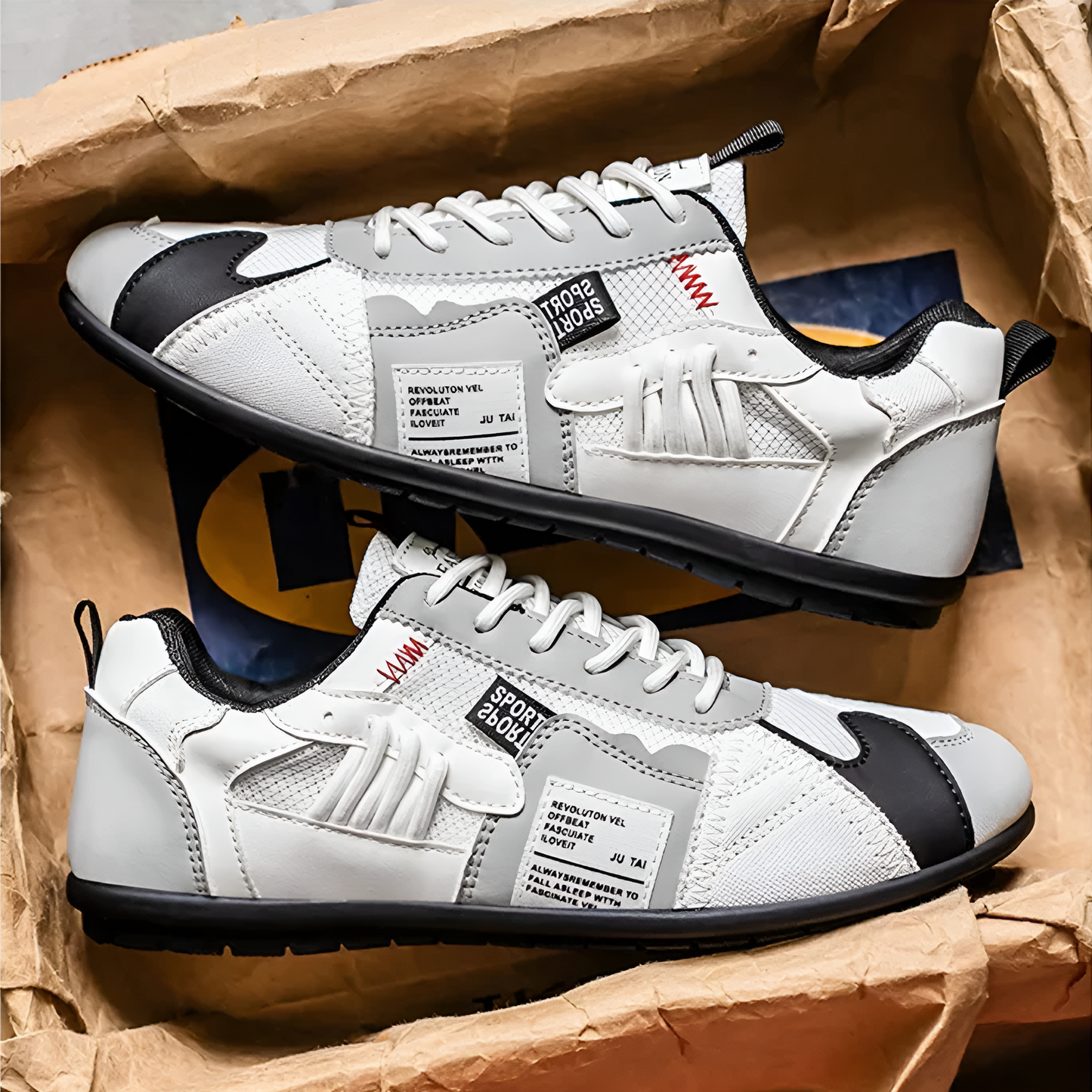 LEO | COMFORTABLE LACE-UP SNEAKERS